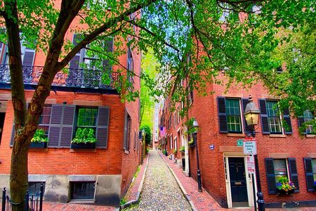 Beacon Hill, Public Garden, Back Bay History + Photo Walking Tour