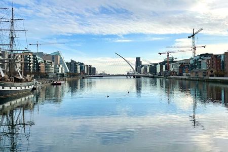 Dublin, in a day, on foot. History, culture & architecture!