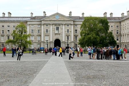 Dublin in a Day Private Tour: Book of Kells & Guinness Storehouse