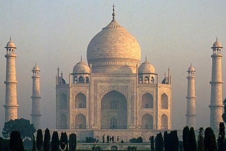 Private Car Tour of Taj Mahal and Agra Fort from Delhi
