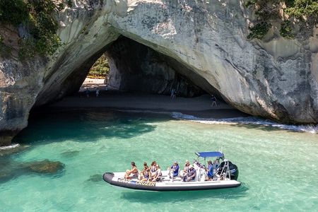 Whitianga: Cathedral Cove - Inside Sea Caves Boat Cruise