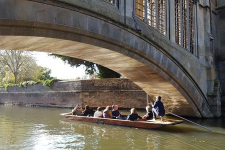 Shared Guided Punting Tour of Cambridge