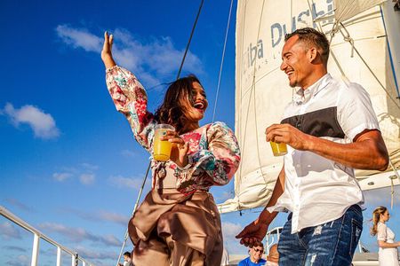 Aruba Sunset Sail with Open Bar 