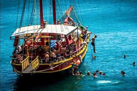 Black Rose Pirate Boat: 5-Hour Trip from Hersonissos