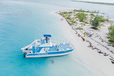 Private 4-Hour Catamaran Tour from Providenciales in Turks and Caicos