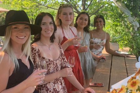 Lake Country Half Day Wine Tour- Incl. Tasting Fees & Guide Grat!