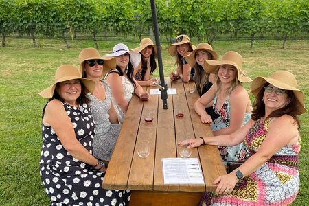 East Kelowna Half Day Wine Tour- Incl. Tasting Fees & Guide Grat!