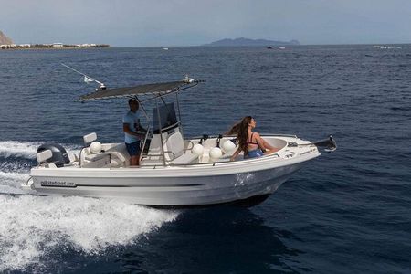 5 Hours Boat Rental in Santorini