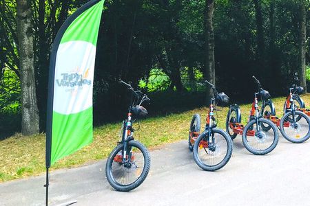 Discover Versailles on electric 2-wheelers (Yes to PRM)