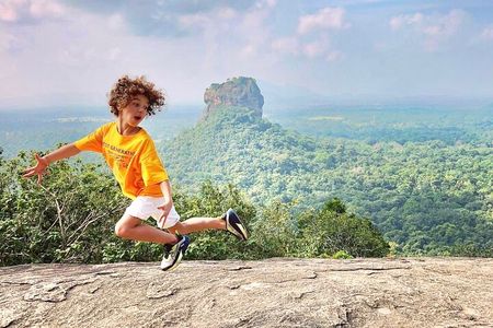 Sigiriya Rock Fortress and Cave Temples Day Trip