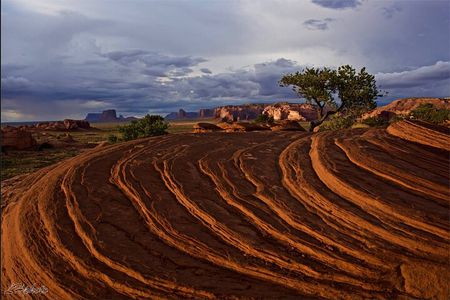 3.5 Hours Mystery Valley Group Tour