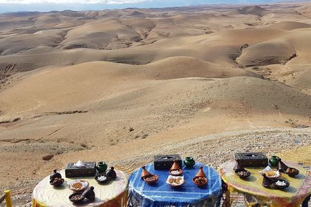 Agafay Desert dinner and camel ride with sunset