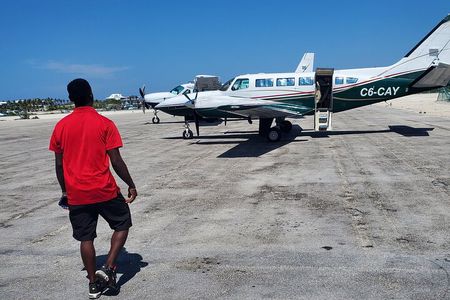 HALF DAY Swiming Pigs and Sharks Tour (Nassau to Exuma by Plane) 