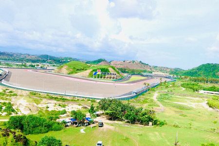 Lombok South Beach and Traditional Village Tour