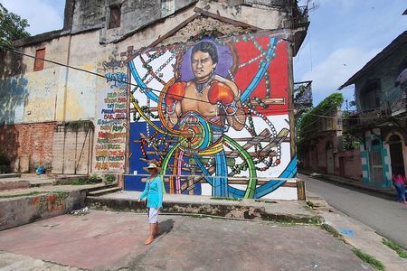 Sunset Walking Tour at Casco Viejo El Chorrillo and the fish market