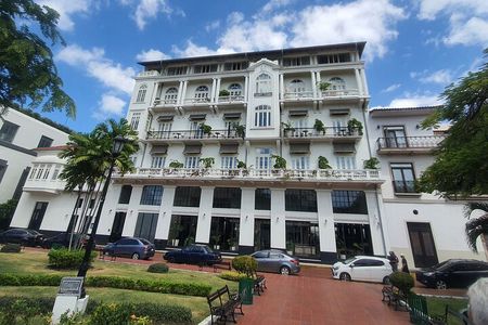 Casco Viejo Sunset Walk with Santa Ana & Fish Market