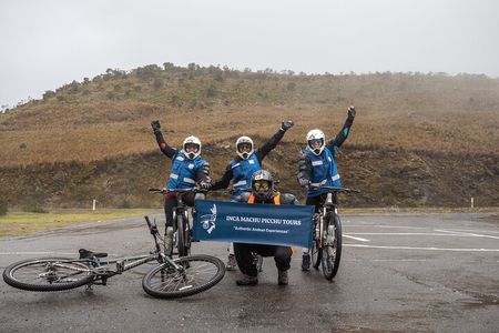 4-Day Machu Picchu with Biking, Inca Trail, Rafting and Ziplining from Cusco