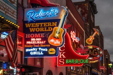 Nashville Bordellos, Burlesque, and Blood Night-Time Walking Tour