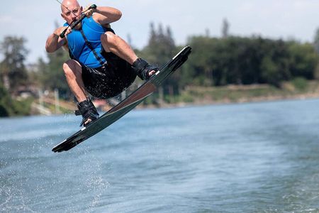 Wakeboard, Wakesurf or Kneeboard Adventure