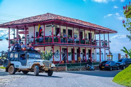 Coffee Axis: 3-Day Bike Tour of the Coffee Mountains