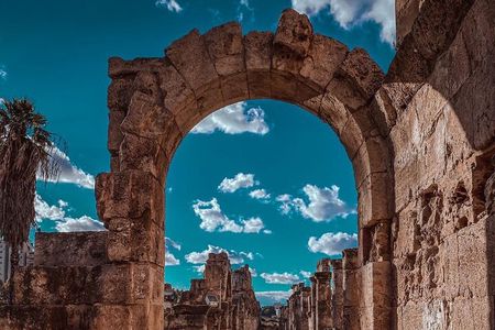 Small-Group Adventure Tour to Sidon Tyre & Maghdouche