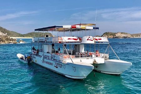 Guided Tours of the 7 Bays of Huatulco Oaxaca in Catamaran