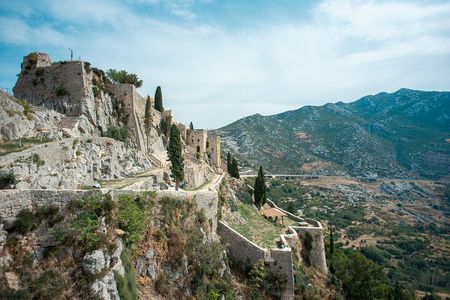 Klis Fortress, Stella Croatica and Vranjaca Cave Private Tour