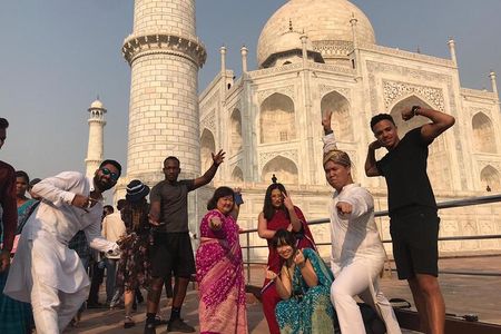 Taj Mahal Tour From Delhi 