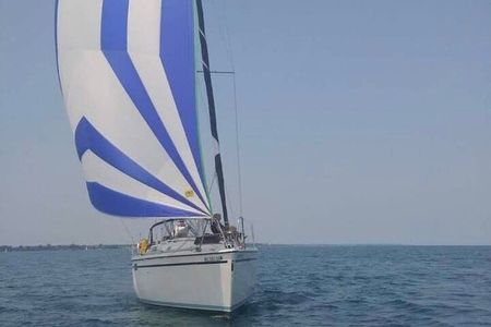 2 Hour Sailing Adventure in Lake Michigan (up to 6 people)