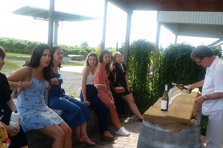 Luxury Wine Tours to Niagara On The Lake