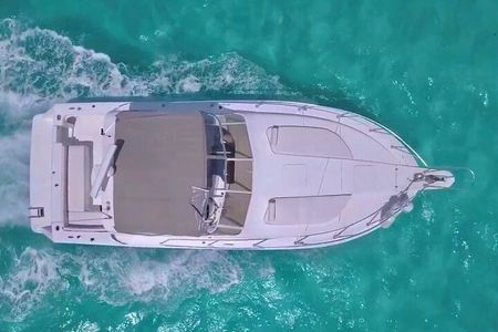 Private Yacht Cancun 42ft up to 8 people