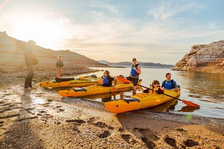 Las Vegas: Sunset Kayak Tour with Dinner, Swim and Campfire