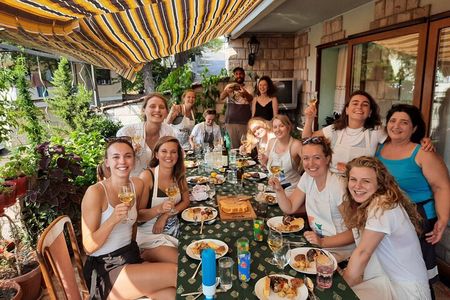 Kotor private cooking class with lunch and Old town guided tour