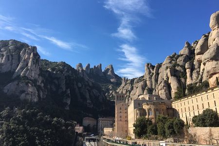Historical Montserrat Half-Day Hiking Tour from Barcelona