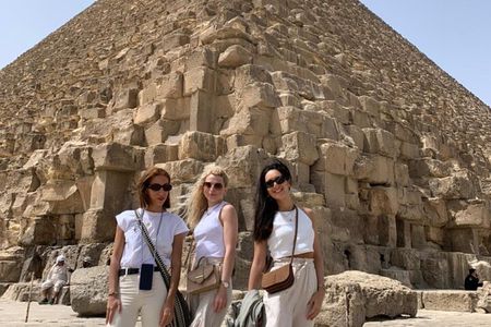 Cairo private tour ( the egyptian museum , Giza pyramids and Sphinx 