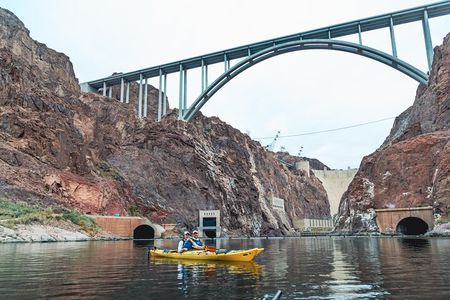 Hoover Dam and Hot Springs Kayak Tour with Lunch and Expert Guide