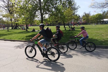 Guided E-bike Tour in Bologna with aperitif