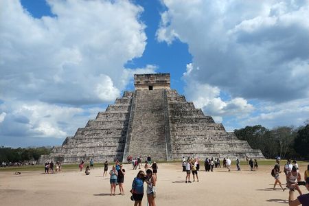 Tour to Chichen Itza with Cenote Ikkil