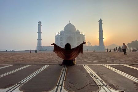 Sunrise Taj Mahal Tour By Car From Delhi ::-Private Tour