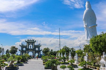 Linh Ung Pagoda, Marble Mountain and Hoi An from Da Nang