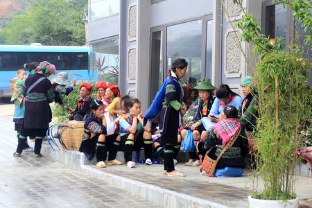 Sapa easy trekking villages 2 days/1 night stay at hotel, meals, Tour guide