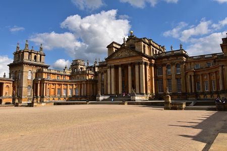 Private Blenheim Palace, the birthplace of Winston Churchill, Tour from London.