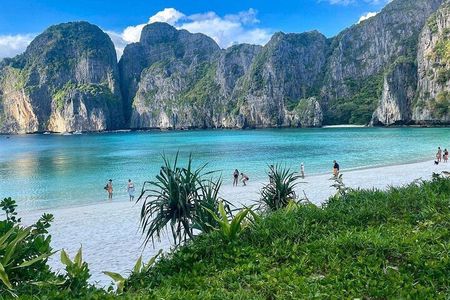 Phi Phi & Khai Islands Snorkeling Trip w/ Lunch and Fins by Speedboat 