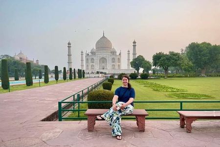 All inclusive - One day tour of tajmahal from delhi by car 