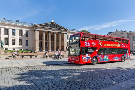 Oslo: Walking Tour + Hop-on Hop-off Bus Tour 