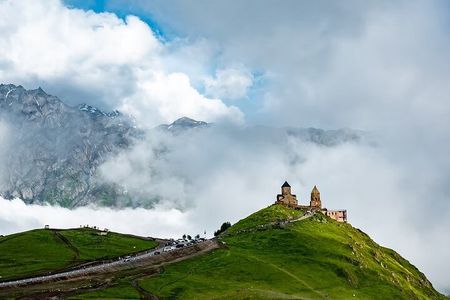 Kazbegi Full-Day Private Tour with Scenic Stops from Tbilisi
