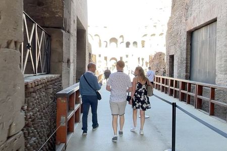 Colosseum Arena Express Tour with Forum & Palatine Access