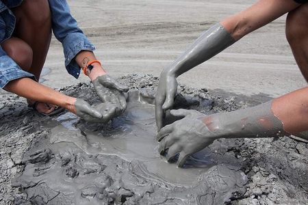Baku: Gobustan, Mud Volcanoes & Absheron Trip | Group & Private