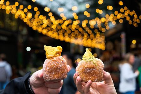 Tea and Doughnuts: Small-Group Borough Market Walking Food Tour 