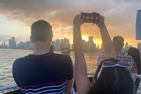 Miami Skyline: Happy Hour Cruise Music & Cash Bar 